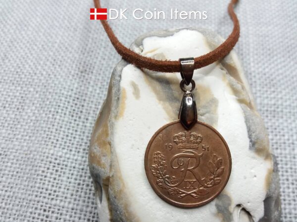 Denmark 1951 R coin necklace. 73 year old Danish 25 ore coin pendant. 73rd birthday gift. Vintage coin souvenir copper plated decoratively.