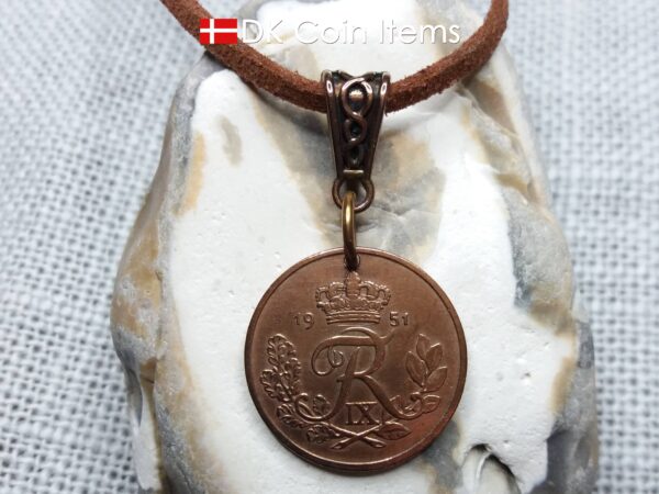 Denmark 1951 R coin necklace. 73 year old 25 ore coin pendant. 73rd birthday gift. Danish vintage coin souvenir copper plated decoratively.