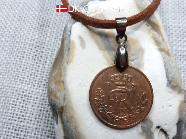 Denmark 1951 R coin necklace. 73 year old Danish 25 ore coin pendant. 73rd birthday gift. Vintage coin souvenir copper plated decoratively.