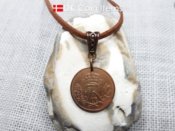 Denmark 1951 R coin necklace. 73 year old 25 ore coin pendant. 73rd birthday gift. Danish vintage coin souvenir copper plated decoratively.