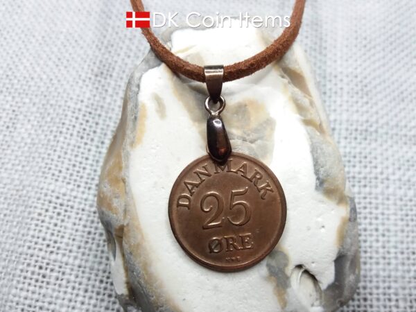 Denmark 1951 R coin necklace. 73 year old Danish 25 ore coin pendant. 73rd birthday gift. Vintage coin souvenir copper plated decoratively.