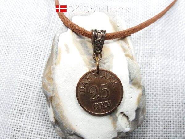 Denmark 1951 R coin necklace. 73 year old 25 ore coin pendant. 73rd birthday gift. Danish vintage coin souvenir copper plated decoratively.