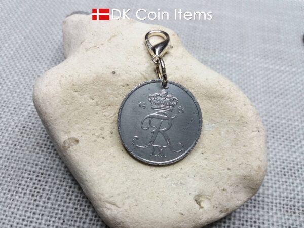 1961 coin charm with 63 year old Danish Crown R-initial 5 ore as pendant on lobster claw