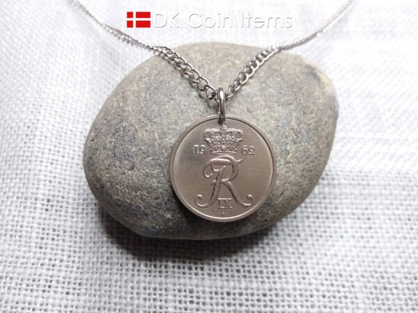 Denmark 1962 coin pendant necklace. 62 year old R initial 25 ore. 62nd birthday gift. Danish vintage gift