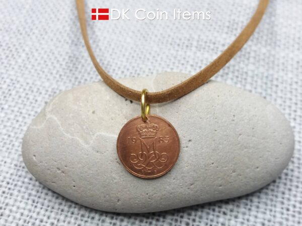 Denmark 1983 coin necklace with a 41 year old Danish 5 ore with Crown M initial as coin pendant. Danish vintage souvenir