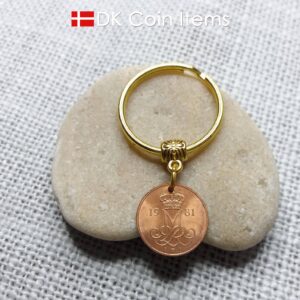 Denmark 1981 coin keychain. 43 year old coin pendant. Initial M 5 ore. 43rd birthday gift. 5th anniversary gift. Danish vintage souvenir