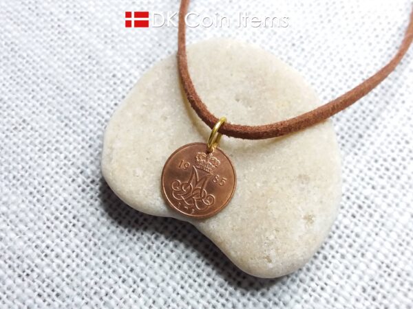 Denmark 1985 coin necklace with a 39 year old Danish 5 ore with Crown M initial as coin pendant. Danish vintage souvenir