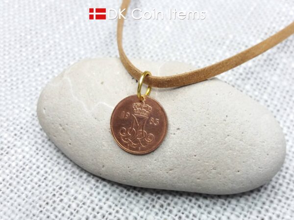 Denmark 1983 coin necklace with a 41 year old Danish 5 ore with Crown M initial as coin pendant. Danish vintage souvenir