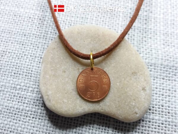 Denmark 1984 coin necklace with a 40 year old Danish 5 ore with Crown M initial as coin pendant. Danish vintage souvenir