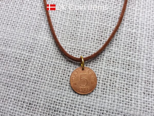 Denmark 1985 coin necklace with a 39 year old Danish 5 ore with Crown M initial as coin pendant. Danish vintage souvenir