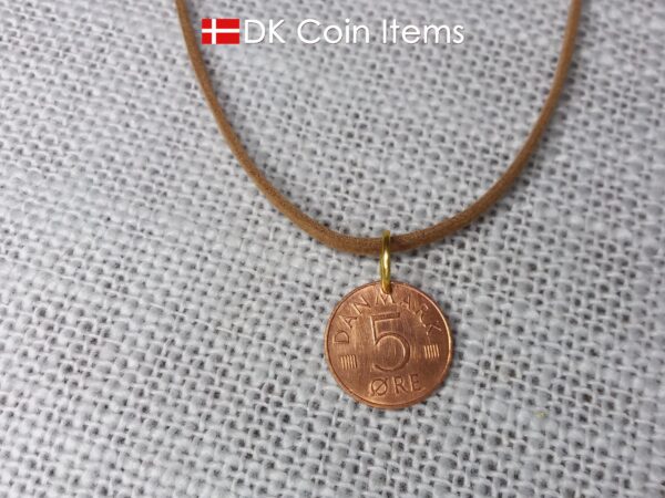 Denmark 1983 coin necklace with a 41 year old Danish 5 ore with Crown M initial as coin pendant. Danish vintage souvenir