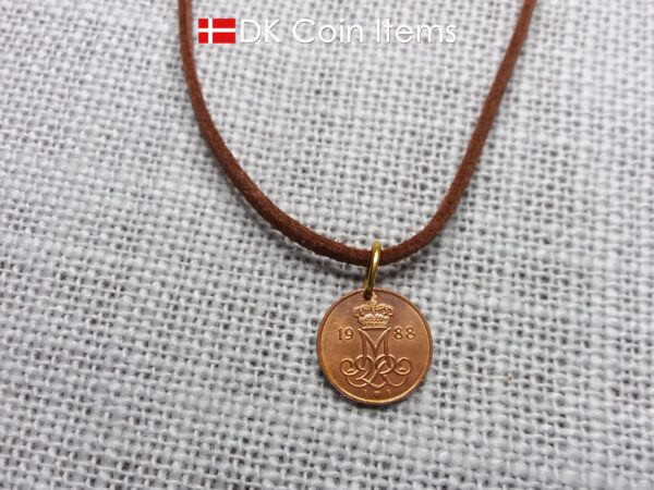 Denmark 1988 coin necklace with a 36 year old Danish 5 ore with Crown M initial as coin pendant. Danish vintage souvenir