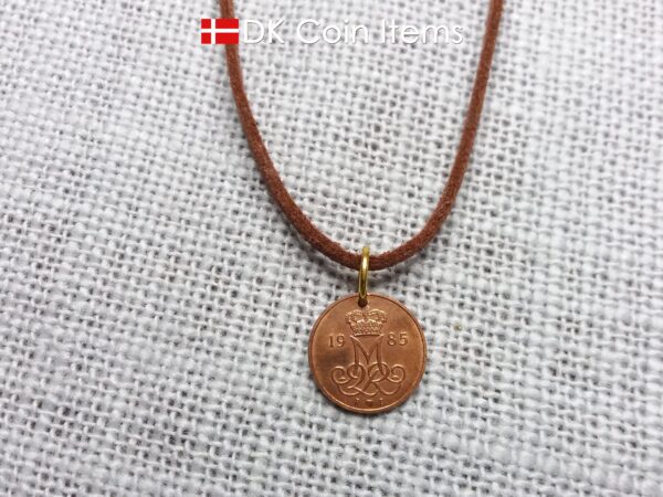 Denmark 1985 coin necklace with a 39 year old Danish 5 ore with Crown M initial as coin pendant. Danish vintage souvenir