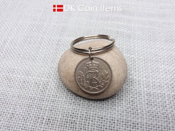 Denmark Crown R 1960 coin keychain with 64 year old 25 ore as coin pendant on 30mm keyring