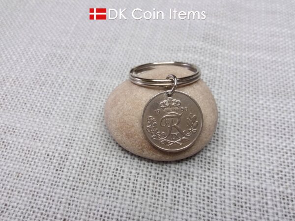 Denmark R-initial 1950 coin keychain with 74 year old 25 ore as coin pendant on 30mm keyring