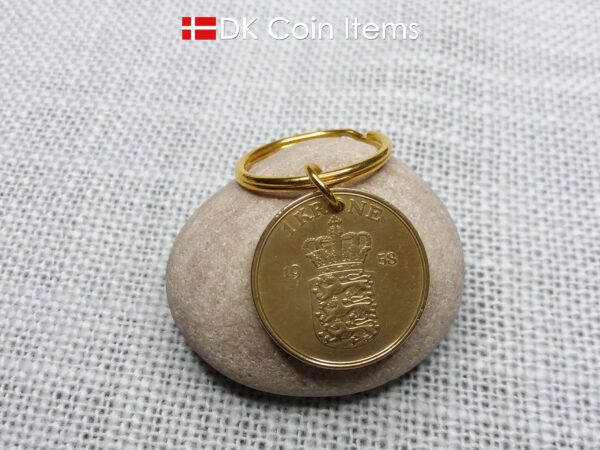 Denmark 1958 coin keychain with golden 66 year old Coat of Arms 1 krone as coin pendant on 25mm keyring