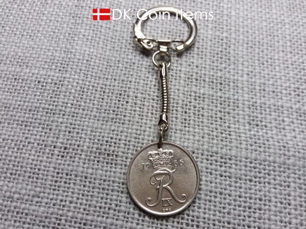 Denmark 1966 coin keychain with 58 year old Crown R initial 25 ore as coin pendant. 58th birthday gift. Danish vintage souvenir