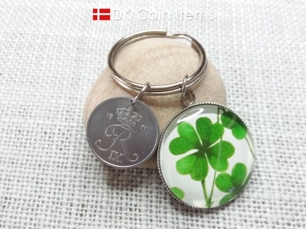 Denmark 1971 coin keychain with 53 year old Crown R 2 ore coin and Four-Leaf Lucky Clover painting pendant. Danish vintage souvenir gift