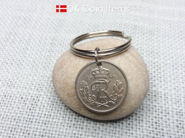 Denmark Crown R 1960 coin keychain with 64 year old 25 ore as coin pendant on 30mm keyring