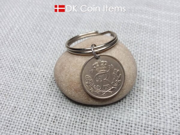 Denmark Crown R 1956 coin keychain with 68 year old 25 ore as coin pendant on 30mm keyring