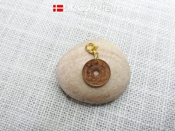 Denmark 1939 Crown C-initial coin pendant charm with 85 year old copper 1 ore on lobster claw. 85th birthday gift. Danish vintage souvenir