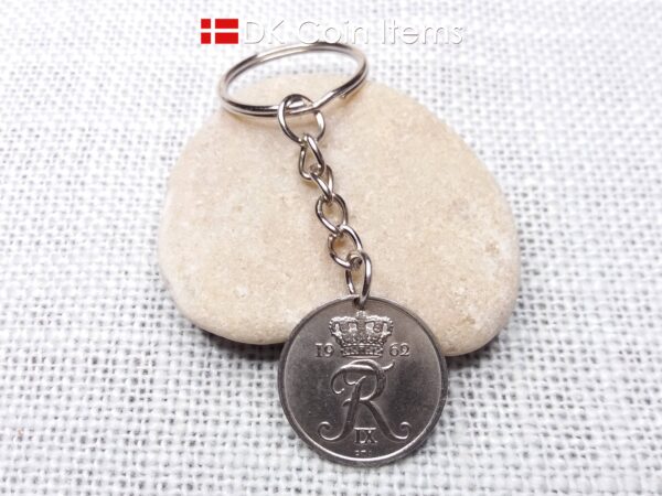 Denmark 1962 R-initial coin keychain with 62 year old 25 ore as coin pendant on 32mm chain and 25mm keyring