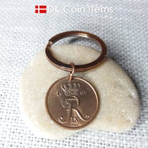 Denmark 1965 coin keychain with 59 year old Crown R initial 25 ore as coin pendant. 59th birthday gift. Danish vintage souvenir