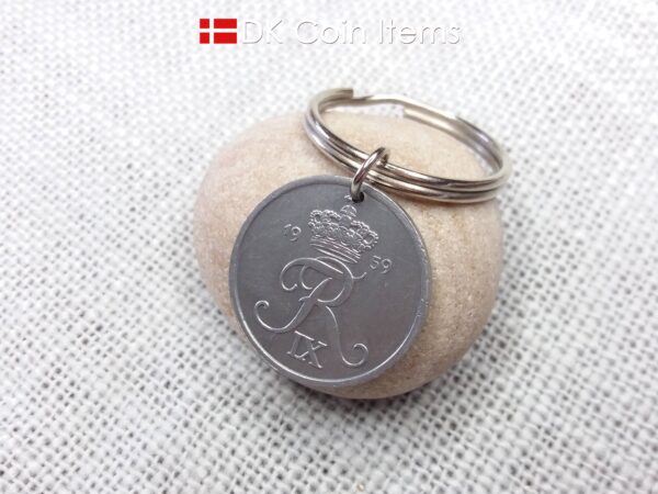 Denmark 1959 Crown R initial coin keychain with 65 year old 5 ore as coin pendant. Unique 65th birthday gift or Danish vintage souvenir