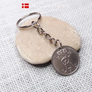 Denmark 1962 R-initial coin keychain with 62 year old 25 ore as coin pendant on 32mm chain and 25mm keyring