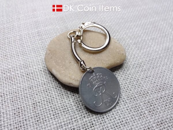 Crown R coin keychain with 61 year old Danish 5 ore 1963 as coin pendant on snake keyring. Vintage souvenir from Denmark.