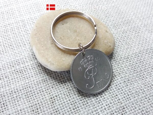 Denmark 1960 Crown R initial coin keychain with 64 year old 5 ore as coin pendant. Unique 64th birthday gift or Danish vintage souvenir