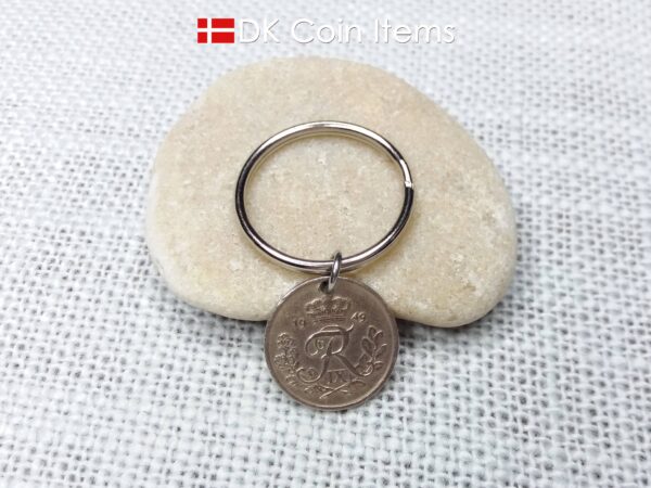 Denmark 1949 coin keychain with 75 year old Crown R initial 10 ore as coin pendant. 75th birthday gift. Danish vintage souvenir