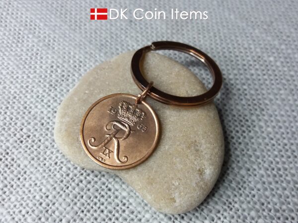 Denmark 1965 coin keychain with 59 year old Crown R initial 25 ore as coin pendant. 59th birthday gift. Danish vintage souvenir