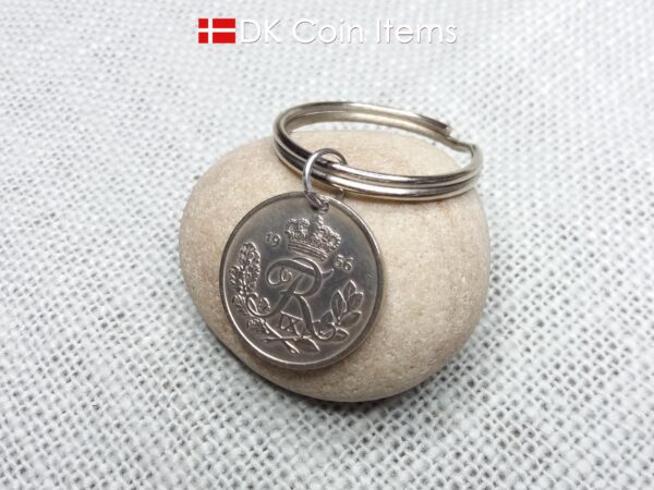 Denmark Crown R 1956 coin keychain with 68 year old 25 ore as coin pendant on 30mm keyring