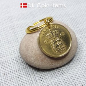 Denmark 1948 coin keychain with golden 76 year old Coat of Arms 1 krone as coin pendant on 25mm keyring