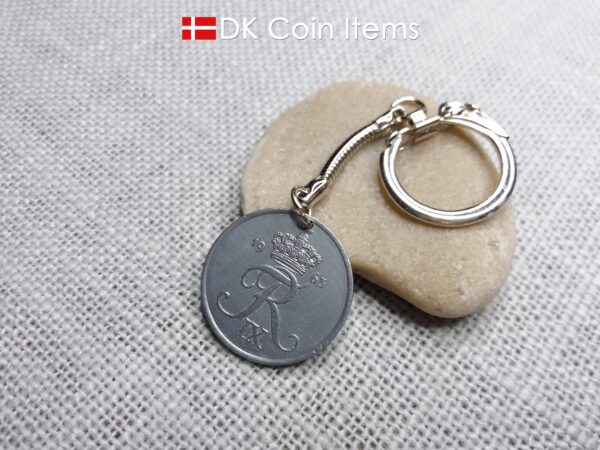 Crown R coin keychain with 61 year old Danish 5 ore 1963 as coin pendant on snake keyring. Vintage souvenir from Denmark.