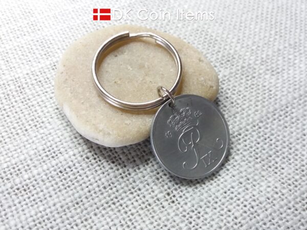 Denmark 1962 Crown R initial coin keychain with 62 year old 5 ore as coin pendant. Unique 62nd birthday gift or Danish vintage souvenir