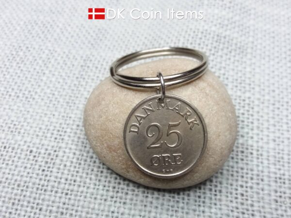 Denmark Crown R 1960 coin keychain with 64 year old 25 ore as coin pendant on 30mm keyring