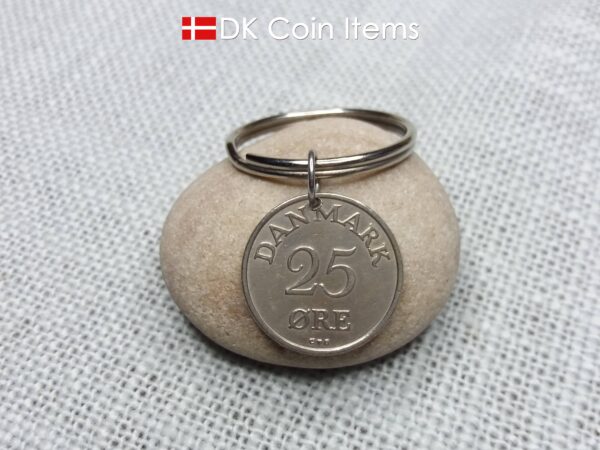 Denmark Crown R 1956 coin keychain with 68 year old 25 ore as coin pendant on 30mm keyring