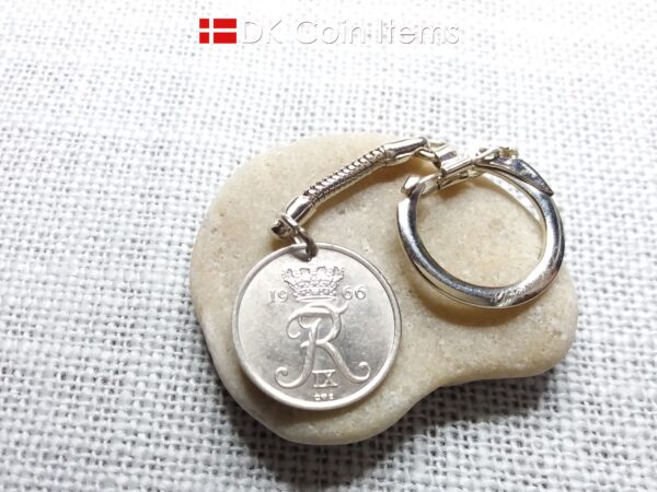 Denmark 1966 coin keychain with 58 year old Crown R initial 25 ore as coin pendant. 58th birthday gift. Danish vintage souvenir