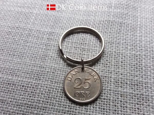 Denmark Crown R 1960 coin keychain with 64 year old 25 ore as coin pendant on 30mm keyring