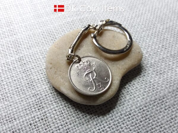 Denmark 1966 coin keychain with 58 year old Crown R initial 25 ore as coin pendant. 58th birthday gift. Danish vintage souvenir