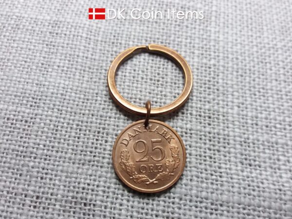 Denmark 1965 coin keychain with 59 year old Crown R initial 25 ore as coin pendant. 59th birthday gift. Danish vintage souvenir