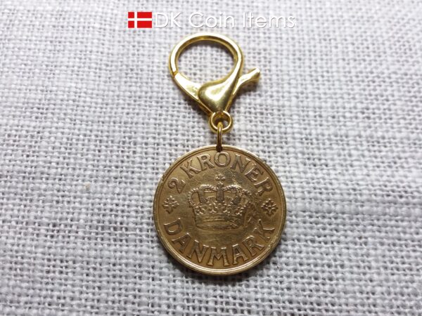 Golden 98 year old Crown C-initial coin charm/keychain with 2 kroner 1926 from Denmark as coin pendant. Antique Danish vintage souvenir gift