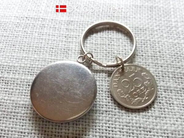 Denmark 1964 coin keychain with 55 year old Crown R 25 ore coin and Rubjerg Knude Lighthouse painting pendant. Danish vintage souvenir gift