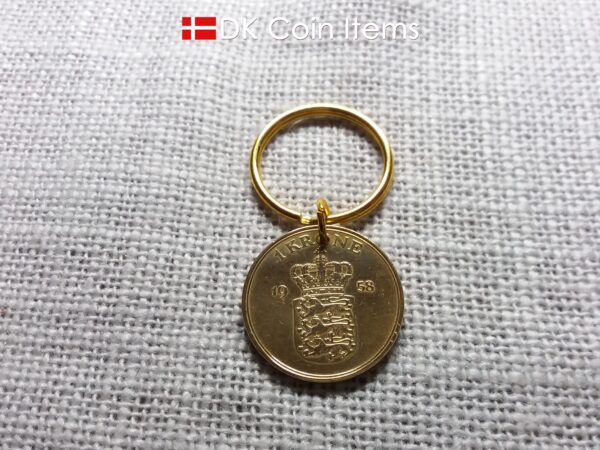 Denmark 1958 coin keychain with golden 66 year old Coat of Arms 1 krone as coin pendant on 25mm keyring