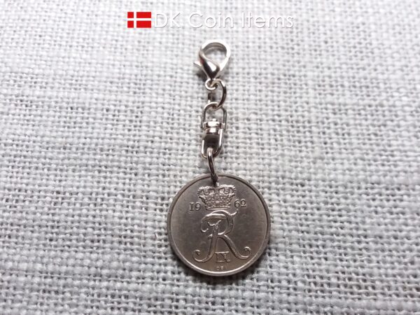 Denmark 1962 R-initial coin charm with 62 year old 25 ore as coin pendant on swivel unit and lobster claw clasp