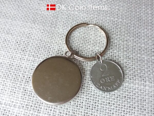 Denmark 1971 coin keychain with 53 year old Crown R 2 ore coin and Danish flag picture pendant. Danish vintage souvenir gift