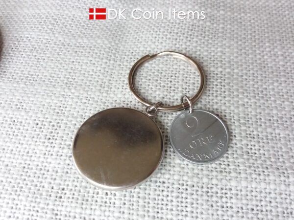 Denmark 1971 coin keychain with 53 year old Crown R 2 ore coin and Four-Leaf Lucky Clover painting pendant. Danish vintage souvenir gift