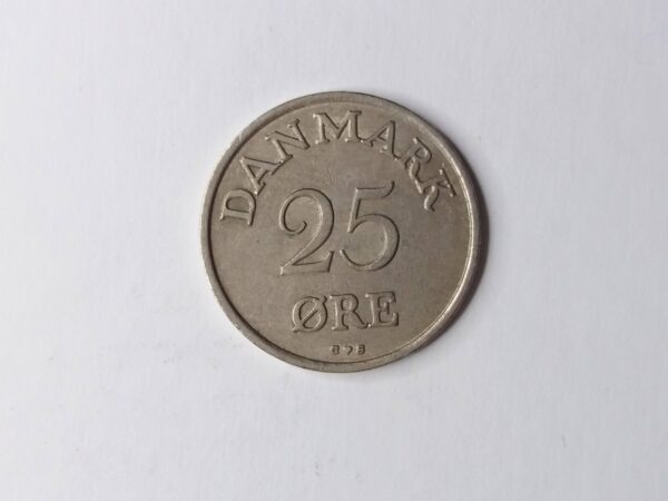 Danish 1956 vintage 25 øre coin - King Frederik IX of Denmark coin